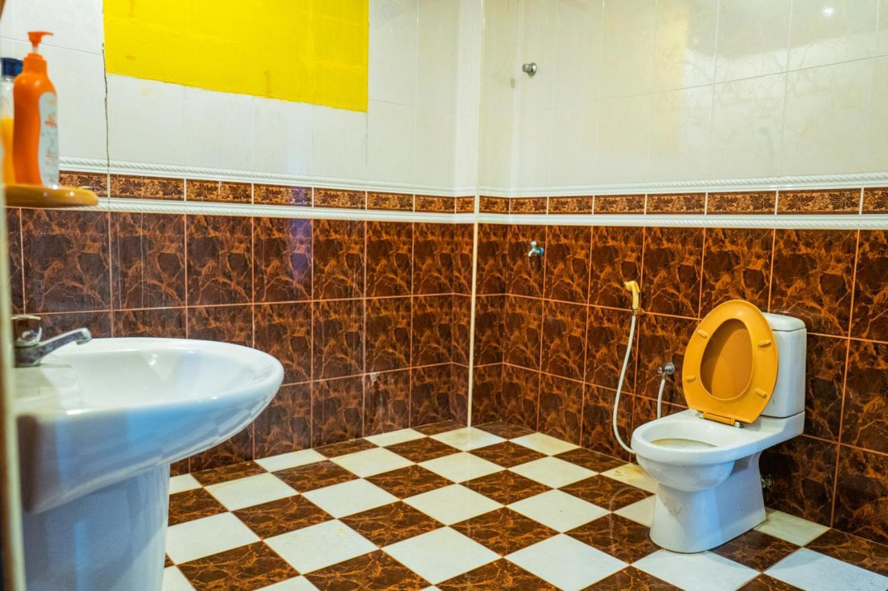 Mk Homestay Wakaf Che Yeh With Bathtub - Max 14 Pax Кота-Бару Экстерьер фото